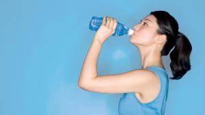 7 consejos para beber más agua cada día