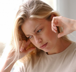 Acufenos, problema auditivo que provoca zumbidos en el oído