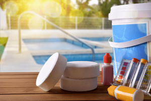 Efectos del cloro de las piscinas en la piel y consejos para evitarlos
