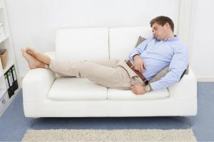 El sofá y sus efectos sobre nuestra salud