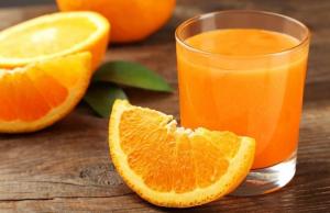 ¿Es bueno el zumo de naranja por la noche?