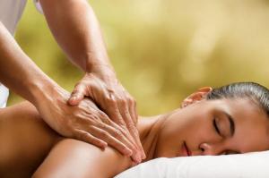 Claves de los masajes relajantes frente al estrés y la ansiedad